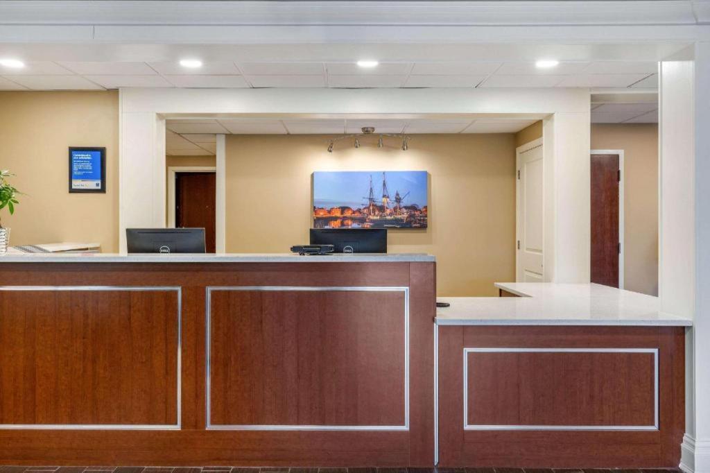 Comfort Inn Danvers - Boston North Shore Экстерьер фото