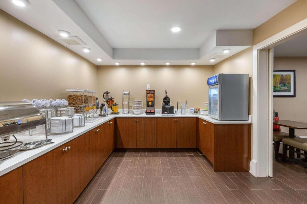 Comfort Inn Danvers - Boston North Shore Экстерьер фото